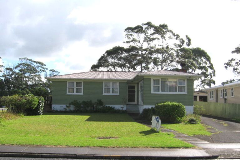 Photo of property in 85 Vodanovich Road, Te Atatu South, Auckland, 0610