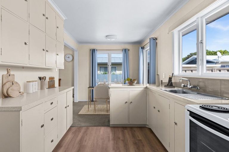 Photo of property in 44 Downing Avenue, Pirimai, Napier, 4112