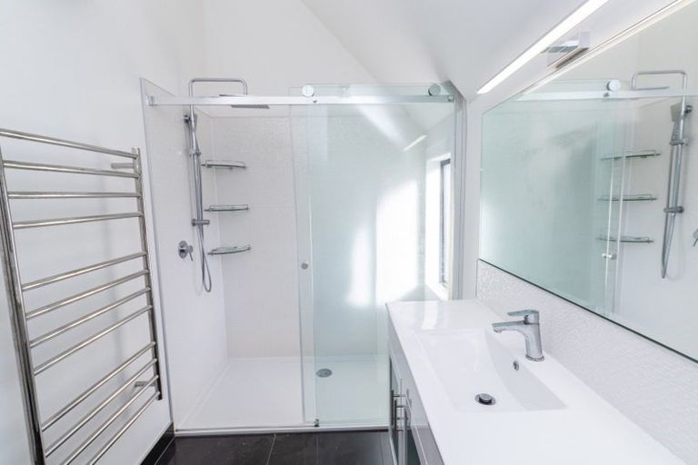 Photo of property in Lynster Mews, 10c Standen Street, Karori, Wellington, 6012