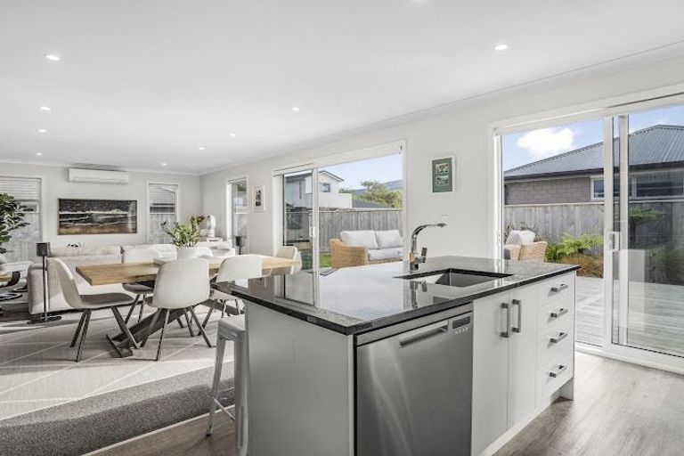 Photo of property in 12 Poulson Grove, Trentham, Upper Hutt, 5018