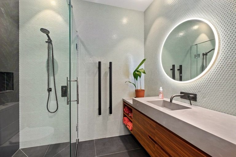 Photo of property in 5 Diamond Lane, Wanaka, 9305