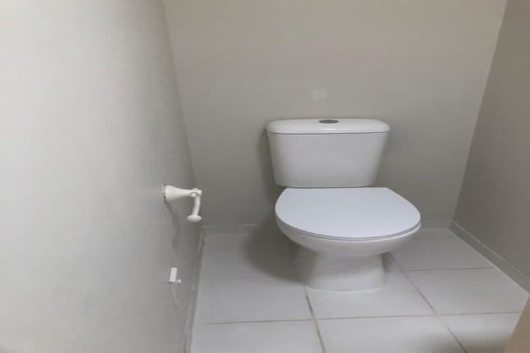 Photo of property in 15 Matilda Place, Weymouth, Auckland, 2103