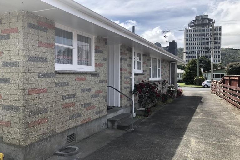 Photo of property in 206 Taita Drive, Avalon, Lower Hutt, 5011