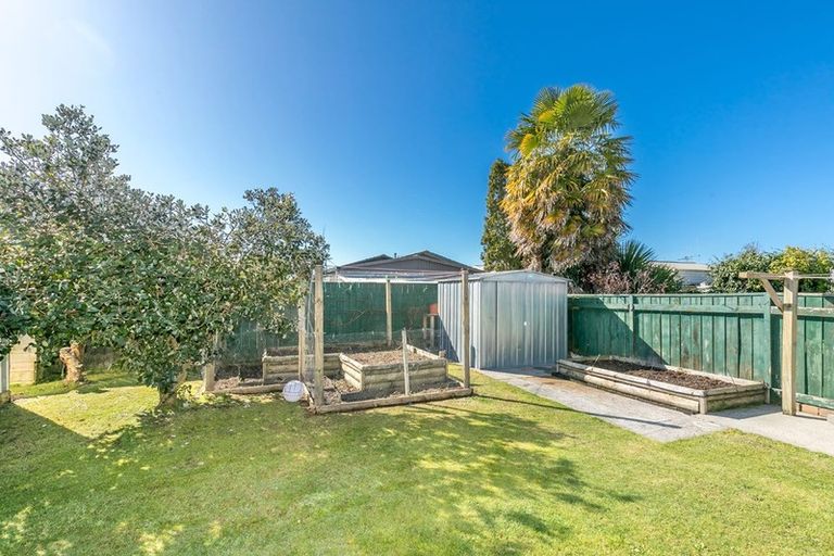 Photo of property in 14 Catalina Drive, Melville, Hamilton, 3206