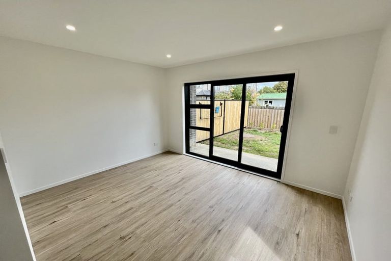 Photo of property in 12 Rauemi Way, Te Atatu South, Auckland, 0610