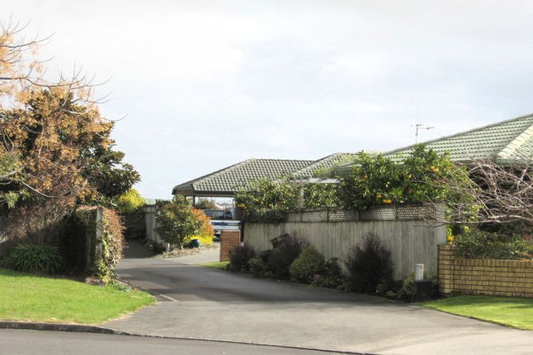 Photo of property in 16 Kenneth Place, Rototuna, Hamilton, 3210