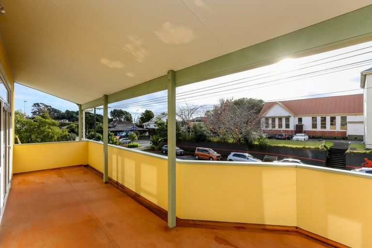 Photo of property in 24 Pendarves Street, New Plymouth, 4310