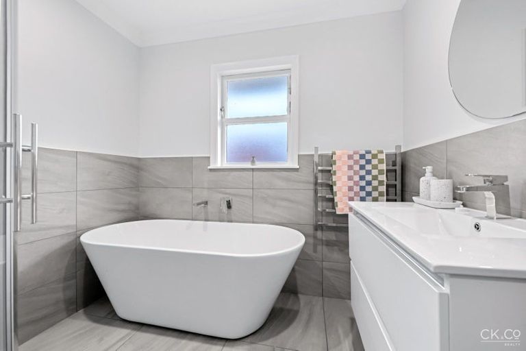 Photo of property in 5 Chilton Grove, Hutt Central, Lower Hutt, 5010