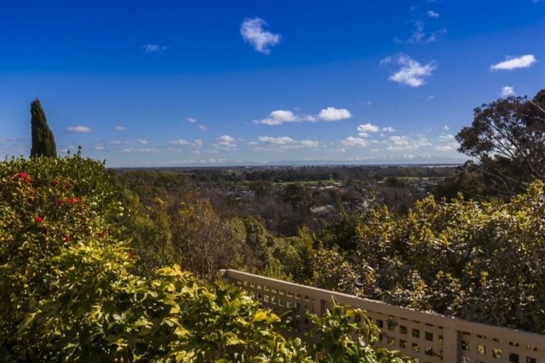 Photo of property in 6 Lucknow Place, Cashmere, Christchurch, 8022