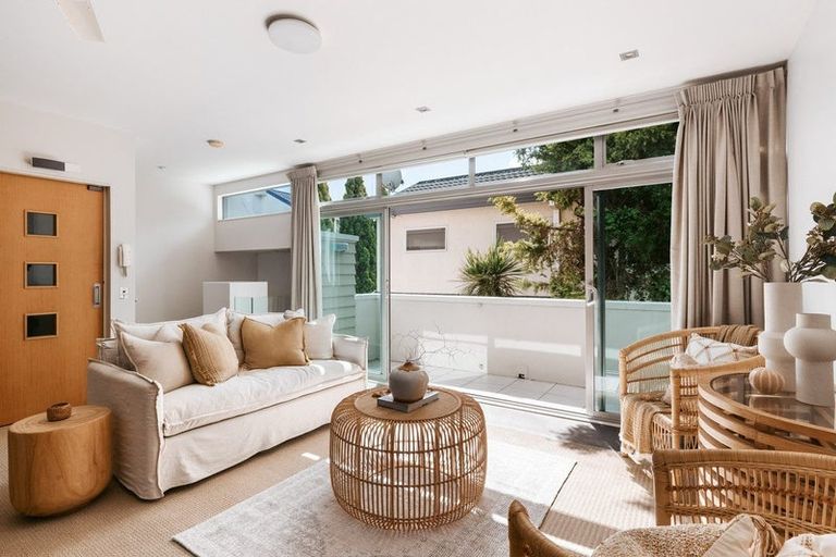 Photo of property in 4/35 Victoria Road, Mount Maunganui, 3116