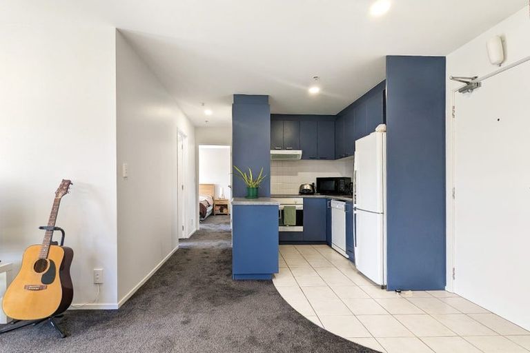 Photo of property in 1h/10 Crown Lynn Place, New Lynn, Auckland, 0600