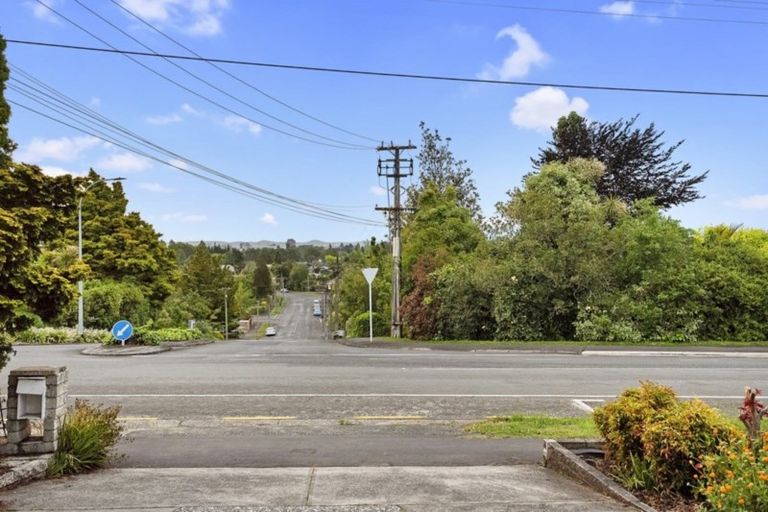 Photo of property in 52 Hillcrest Road, Hillcrest, Hamilton, 3216