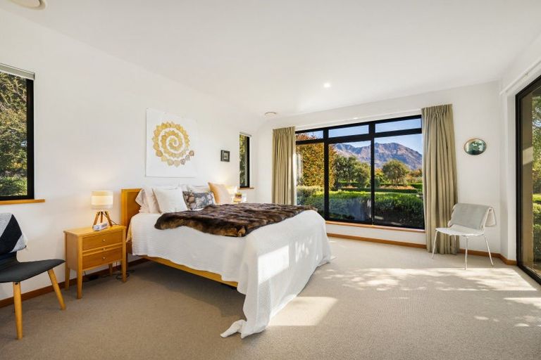 Photo of property in 248 Beacon Point Road, Wanaka, 9305