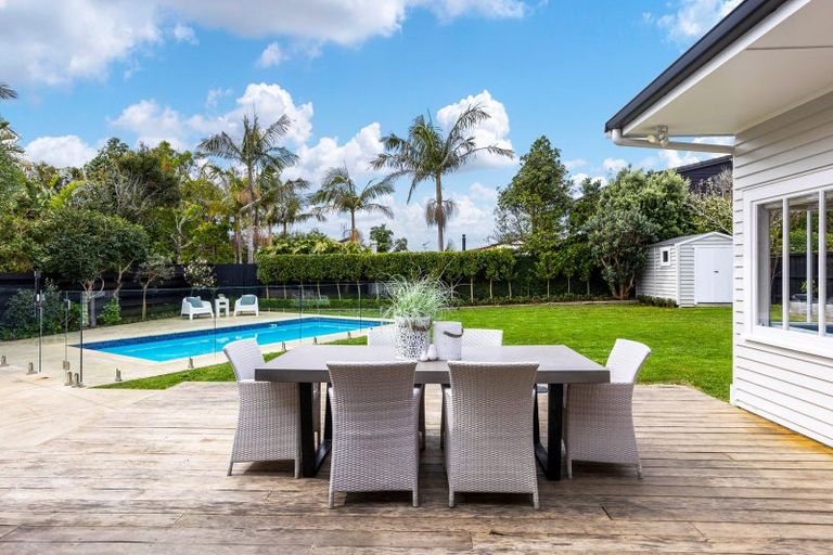 Photo of property in 106 St Heliers Road, Saint Heliers, Auckland, 1071