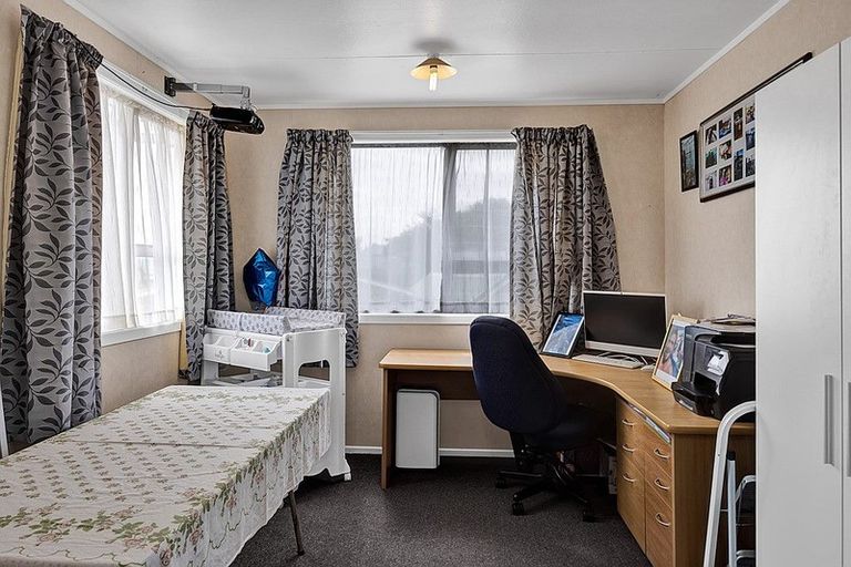 Photo of property in 11 Tui Place, Bell Block, New Plymouth, 4312