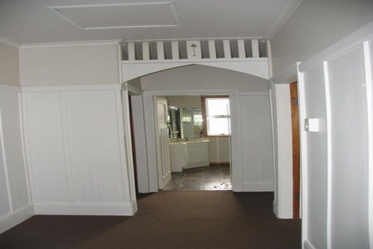 Photo of property in 60 Sandwich Road, Beckenham, Christchurch, 8023