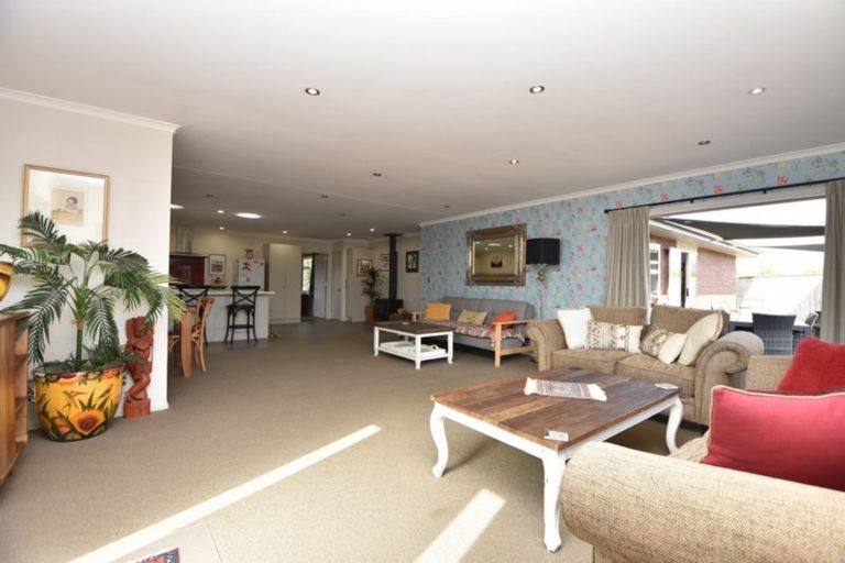 Photo of property in 7 Tararua Crescent, Carterton, 5713