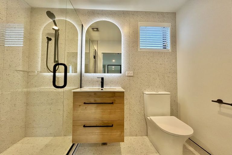 Photo of property in 2/14 Whiteleigh Avenue, Addington, Christchurch, 8024