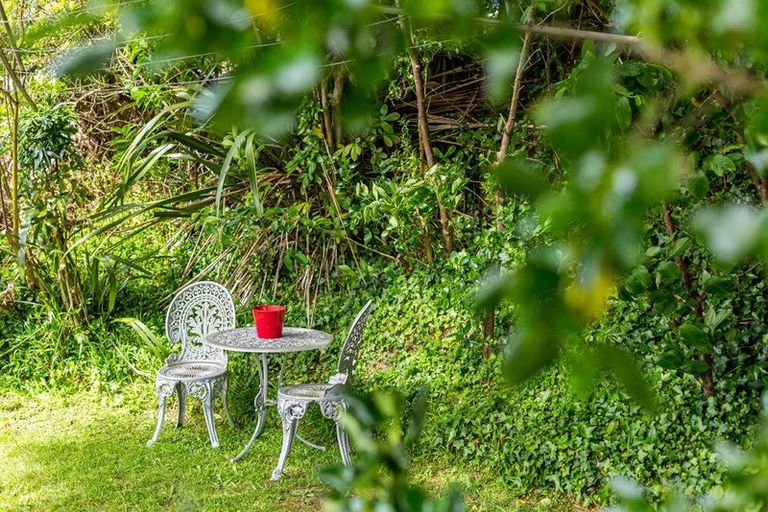 Photo of property in 226 Dowse Drive, Maungaraki, Lower Hutt, 5010