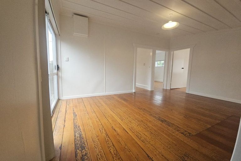 Photo of property in 35 Weymouth Street, New Plymouth, 4310