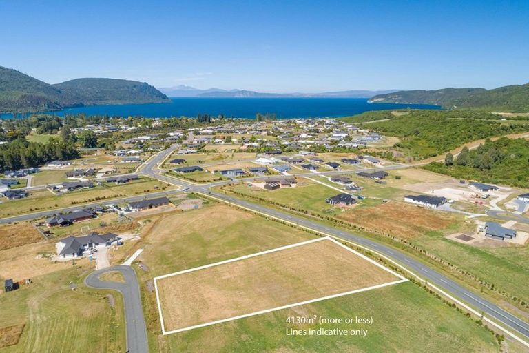 Photo of property in 4 Ribbonwood Lane, Kinloch, Taupo, 3377