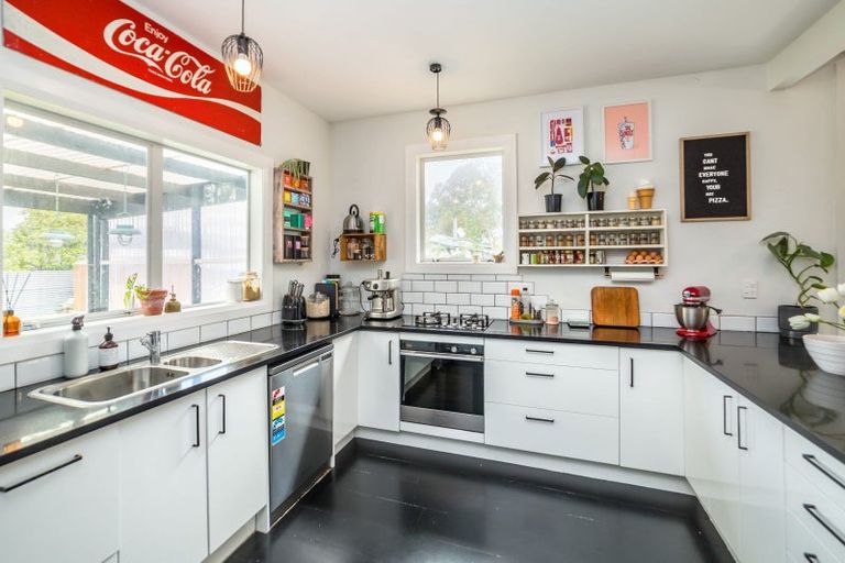 Photo of property in 23 Kupe Drive, Carterton, 5713