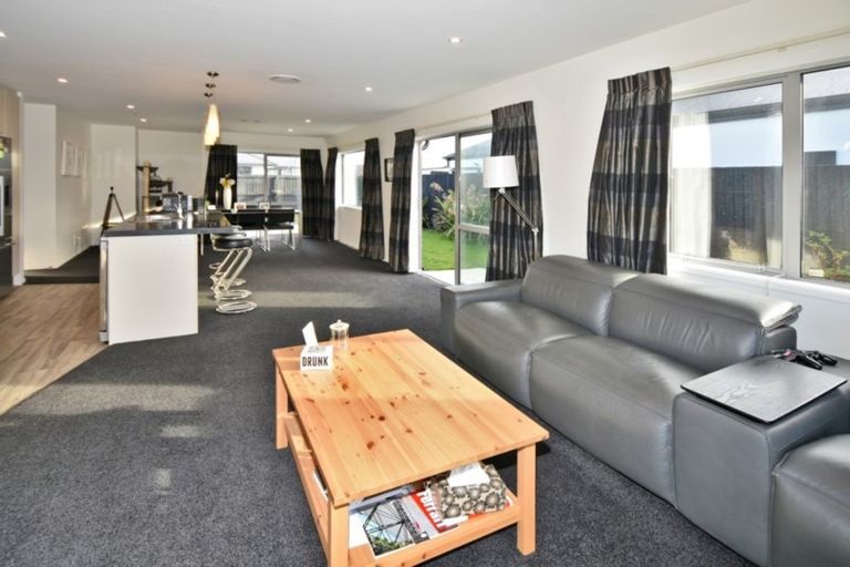 Photo of property in 12 Dunlops Crescent, Marshland, Christchurch, 8083