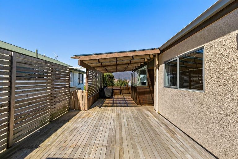 Photo of property in 13a Avalon Crescent, Fernhill, Queenstown, 9300