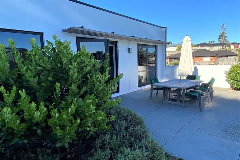 Photo of property in 82 Karamea Street, Whalers Gate, New Plymouth, 4310