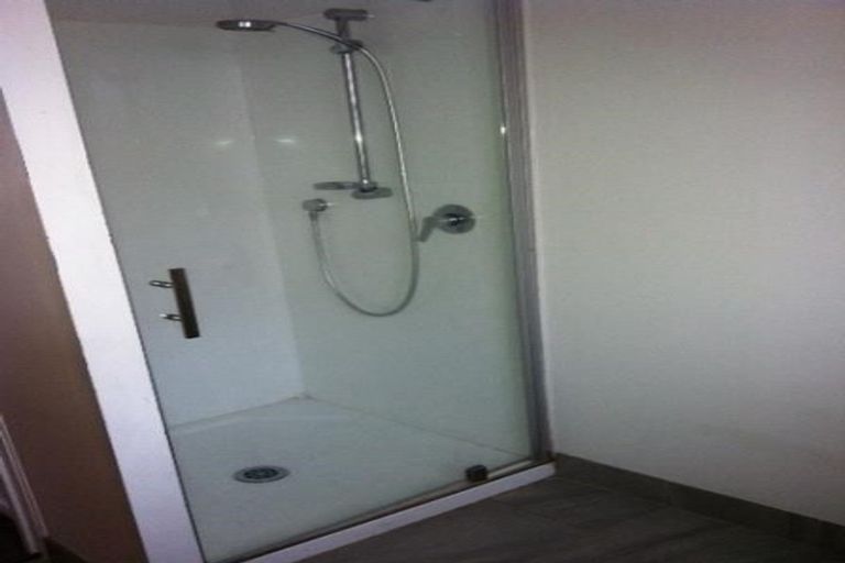 Photo of property in 2/8 Hillcrest Road, Papatoetoe, Auckland, 2025