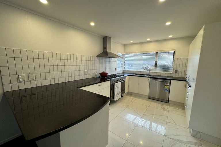 Photo of property in 11 Aspen Way, Kelvin Grove, Palmerston North, 4414