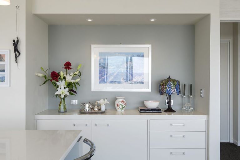 Photo of property in 243 Mount Pleasant Road, Mount Pleasant, Christchurch, 8081