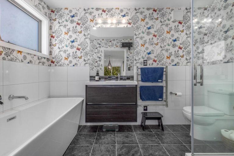 Photo of property in 40 Banks Boulevard, Whitby, Porirua, 5024