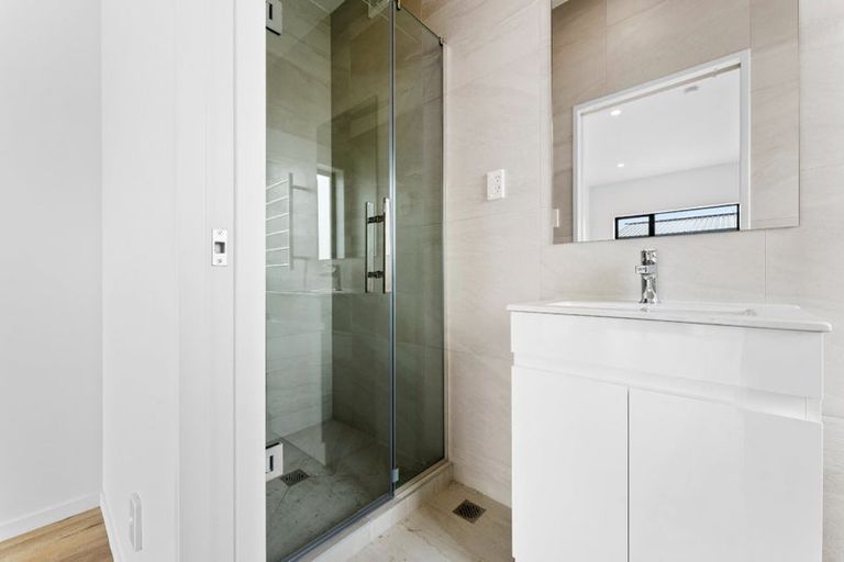 Photo of property in 26 Whare Kauri Road, Papakura, 2110