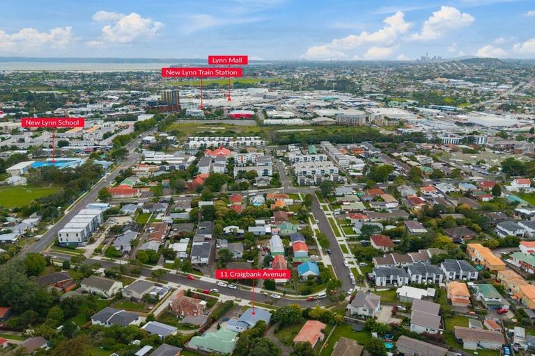 Photo of property in 11 Craigbank Avenue, New Lynn, Auckland, 0600