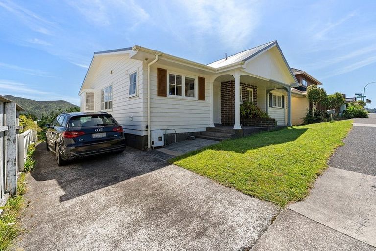Photo of property in 24a Parklands Drive, Karori, Wellington, 6012