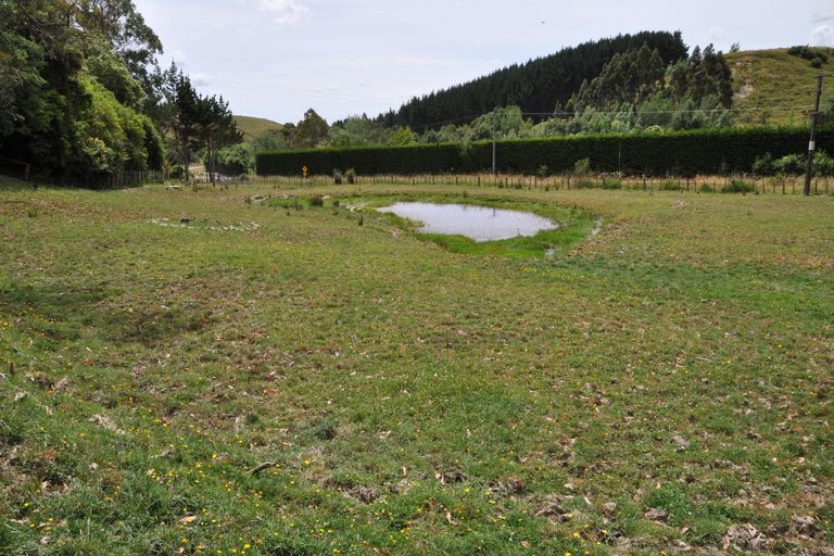 Photo of property in 418 Pahiatua Aokautere Road, Aokautere, Palmerston North, 4471