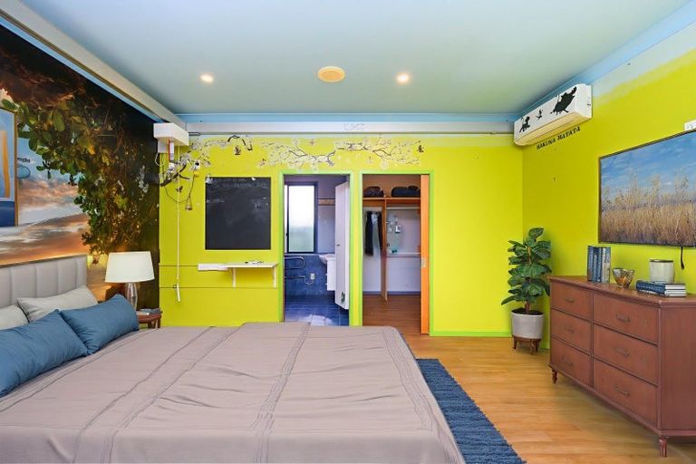 Photo of property in 8 Fernlea Avenue, Kelvin Grove, Palmerston North, 4414