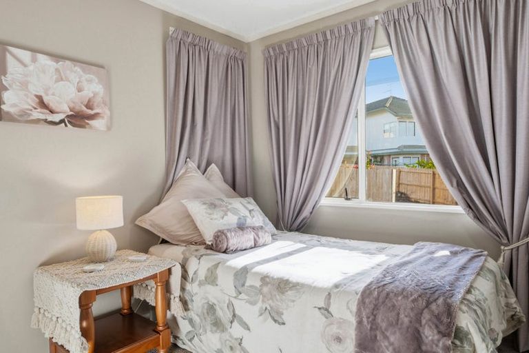 Photo of property in 5 Summerfield Lane, Albany, Auckland, 0632