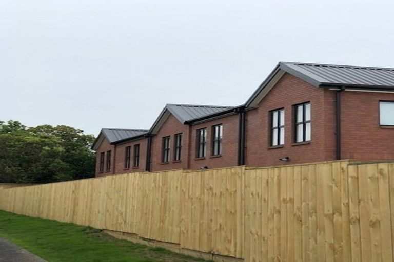 Photo of property in 4/9 Marlene Avenue, Te Atatu South, Auckland, 0610