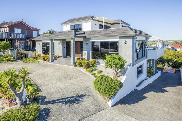 Photo of property in 22 Mccahill Views, Botany Downs, Auckland, 2010