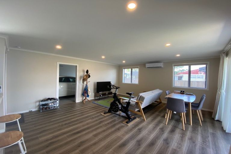 Photo of property in 2/26 Allen Street, Mangere East, Auckland, 2024