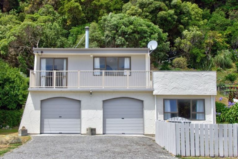 Photo of property in 72 Lake Ferry Road, Lake Ferry, Featherston, 5772