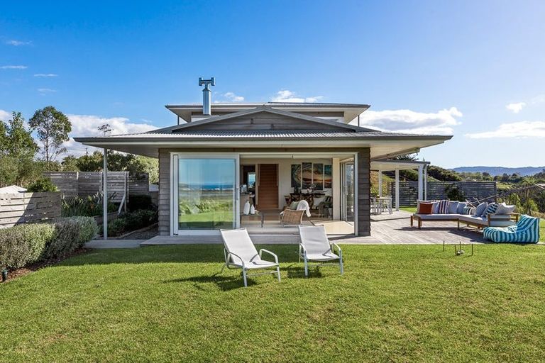 Photo of property in 273 Takatu Road, Tawharanui Peninsula, Warkworth, 0986