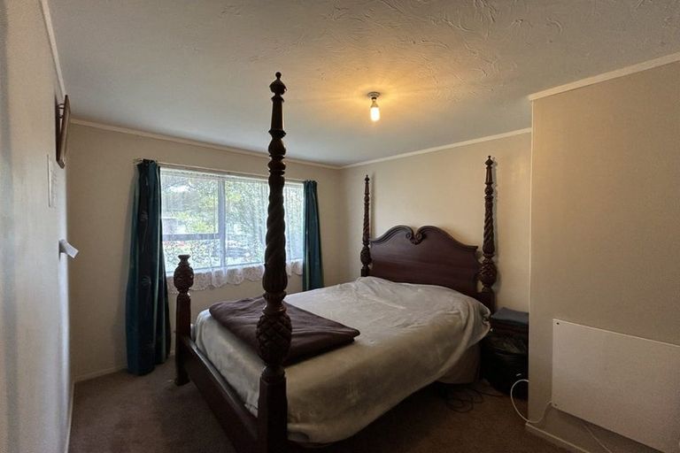 Photo of property in 17 Exploration Way, Whitby, Porirua, 5024