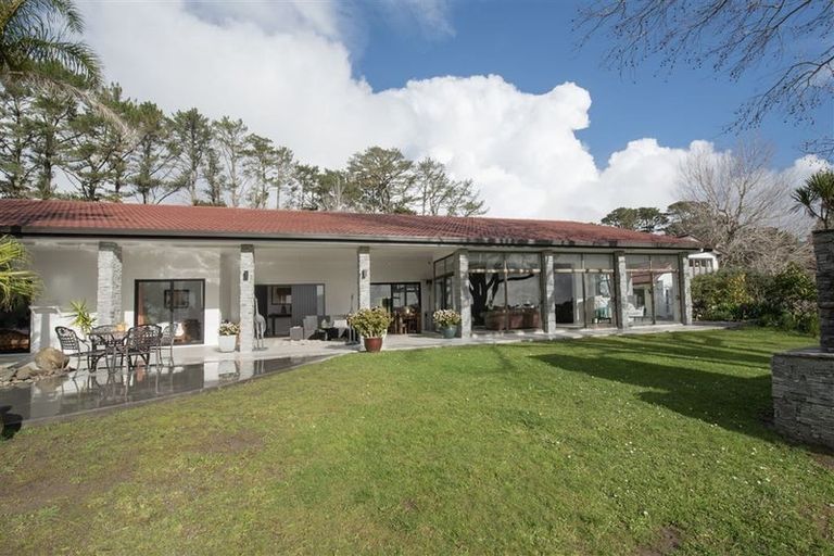 Photo of property in 49 Vaughans Road, Okura, Albany, 0792