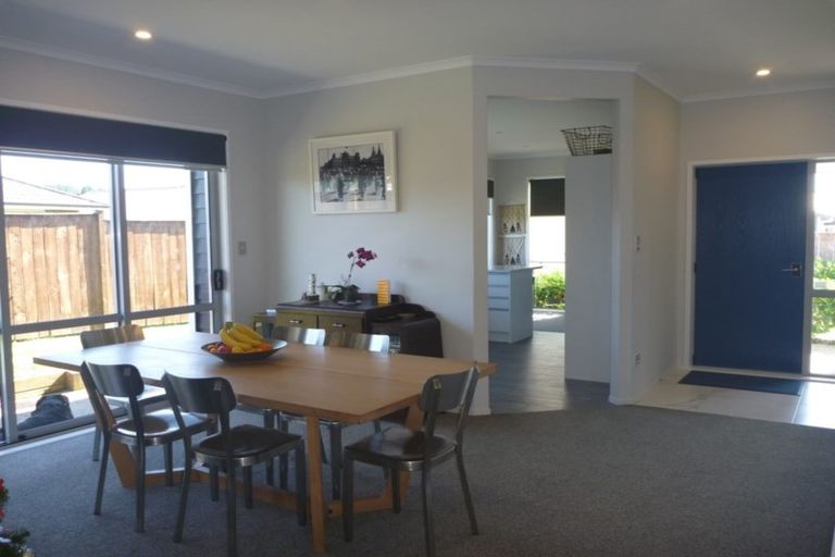 Photo of property in 14 Malbec Place, Huapai, Kumeu, 0810