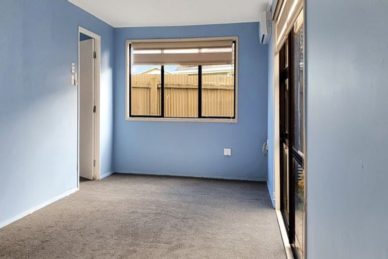 Photo of property in 28 Middlemore Crescent, Papatoetoe, Auckland, 2025