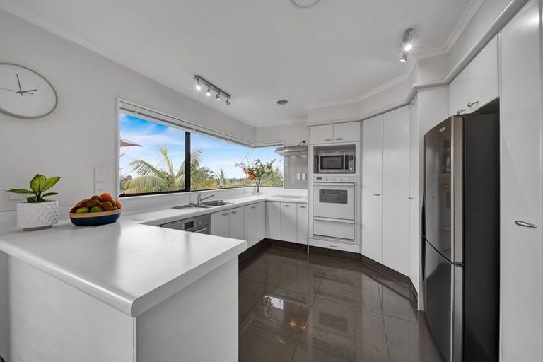 Photo of property in 6 Ashmore Drive, Frankleigh Park, New Plymouth, 4310