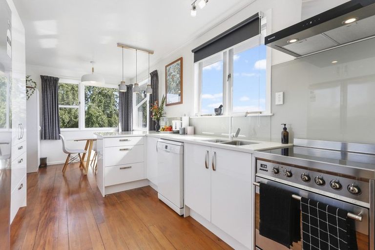 Photo of property in 30 Nile Road, Kelston, Auckland, 0602